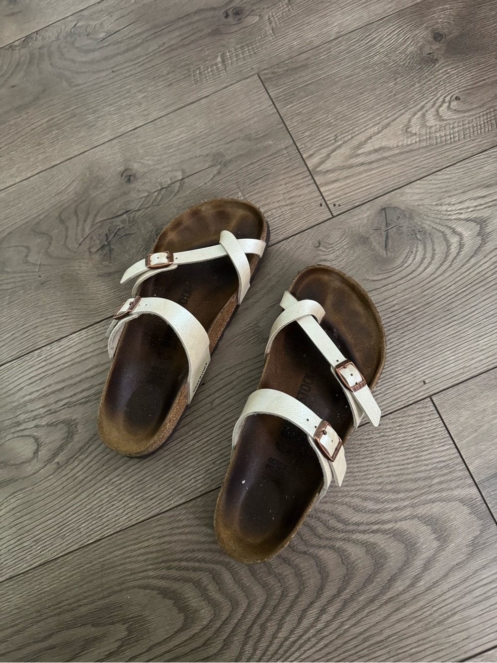 Birkenstock Women’s Cream Sandals Size 38/ US 7